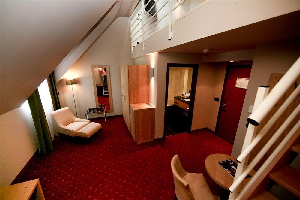 Hotel Verviers Van Der Valk Bagian luar foto