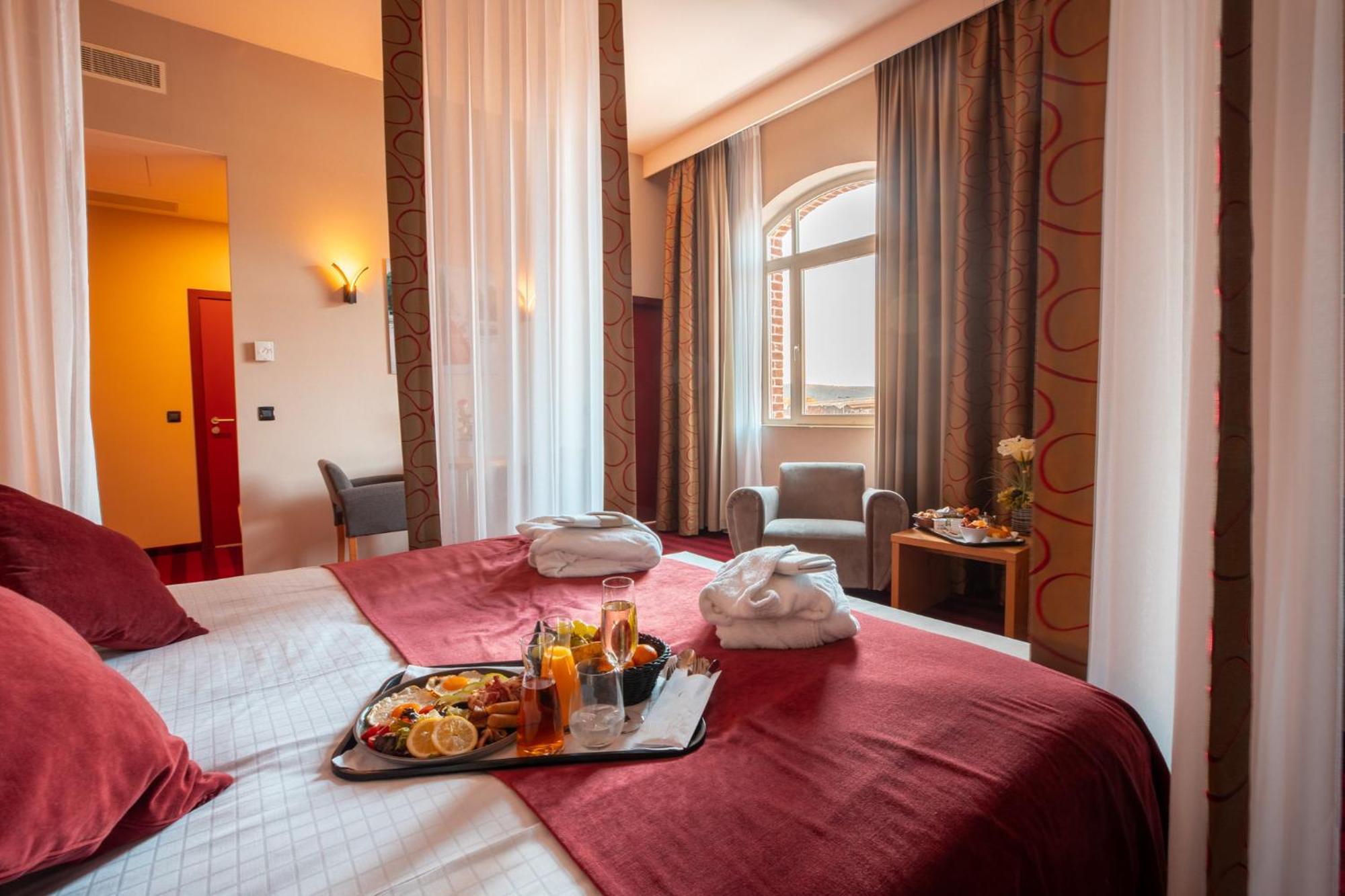 Hotel Verviers Van Der Valk Bagian luar foto