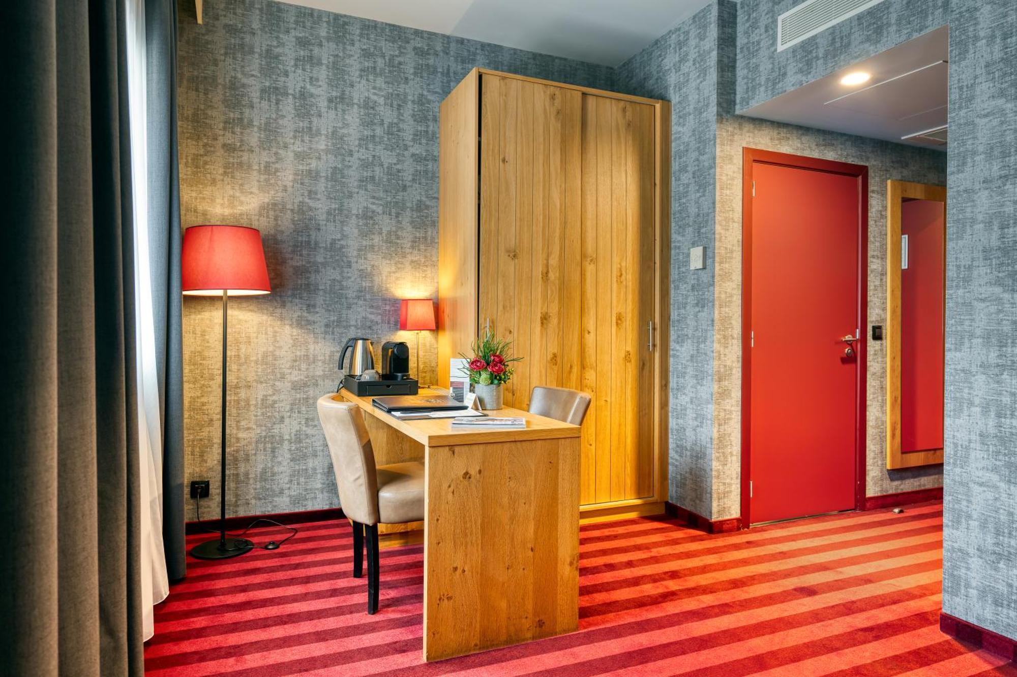 Hotel Verviers Van Der Valk Bagian luar foto