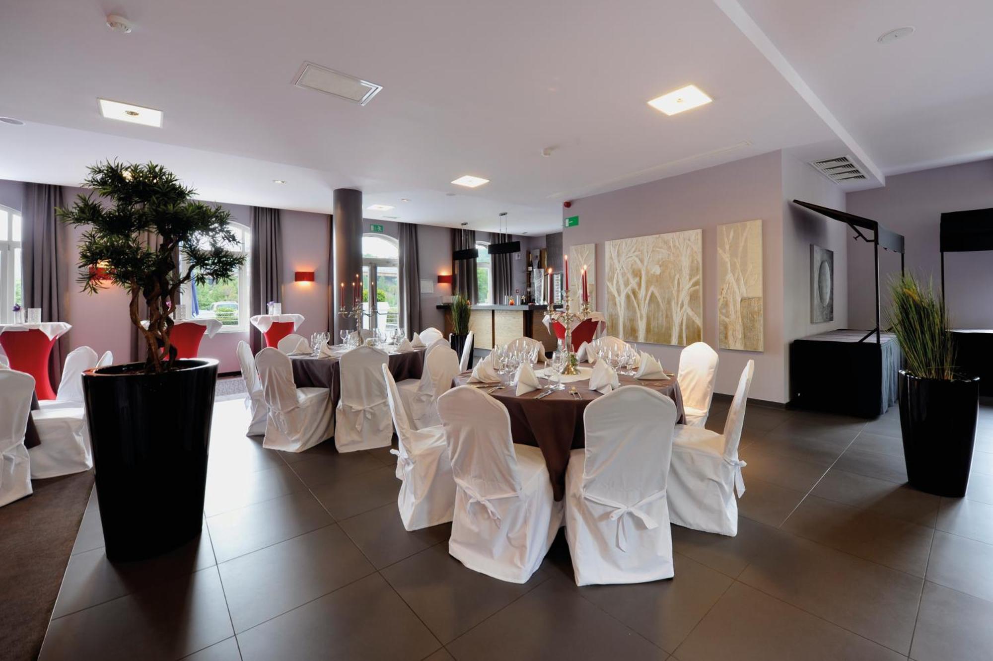 Hotel Verviers Van Der Valk Bagian luar foto