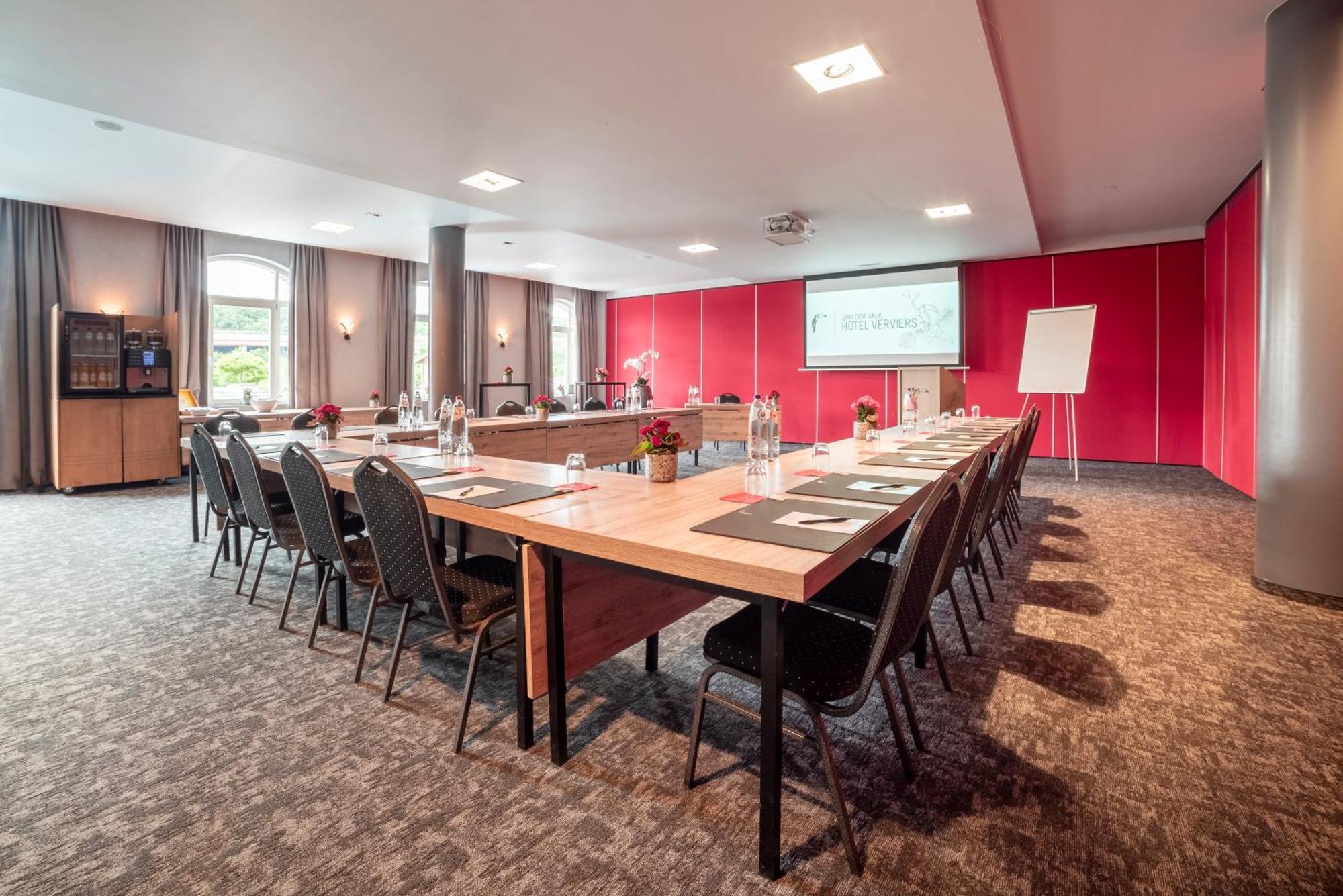 Hotel Verviers Van Der Valk Bagian luar foto