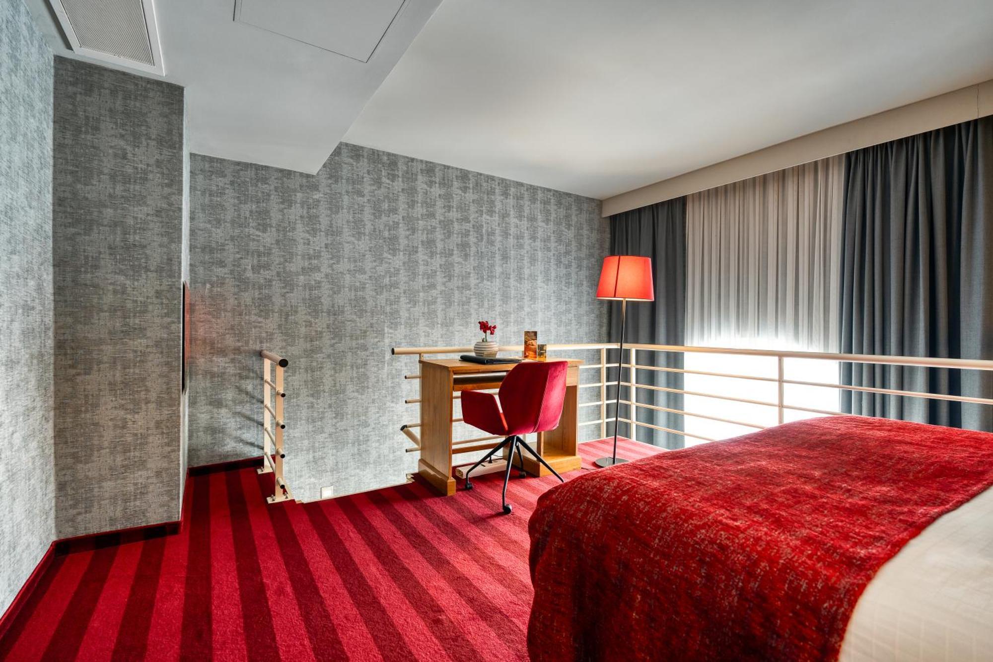 Hotel Verviers Van Der Valk Bagian luar foto
