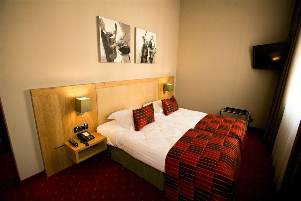 Hotel Verviers Van Der Valk Bagian luar foto