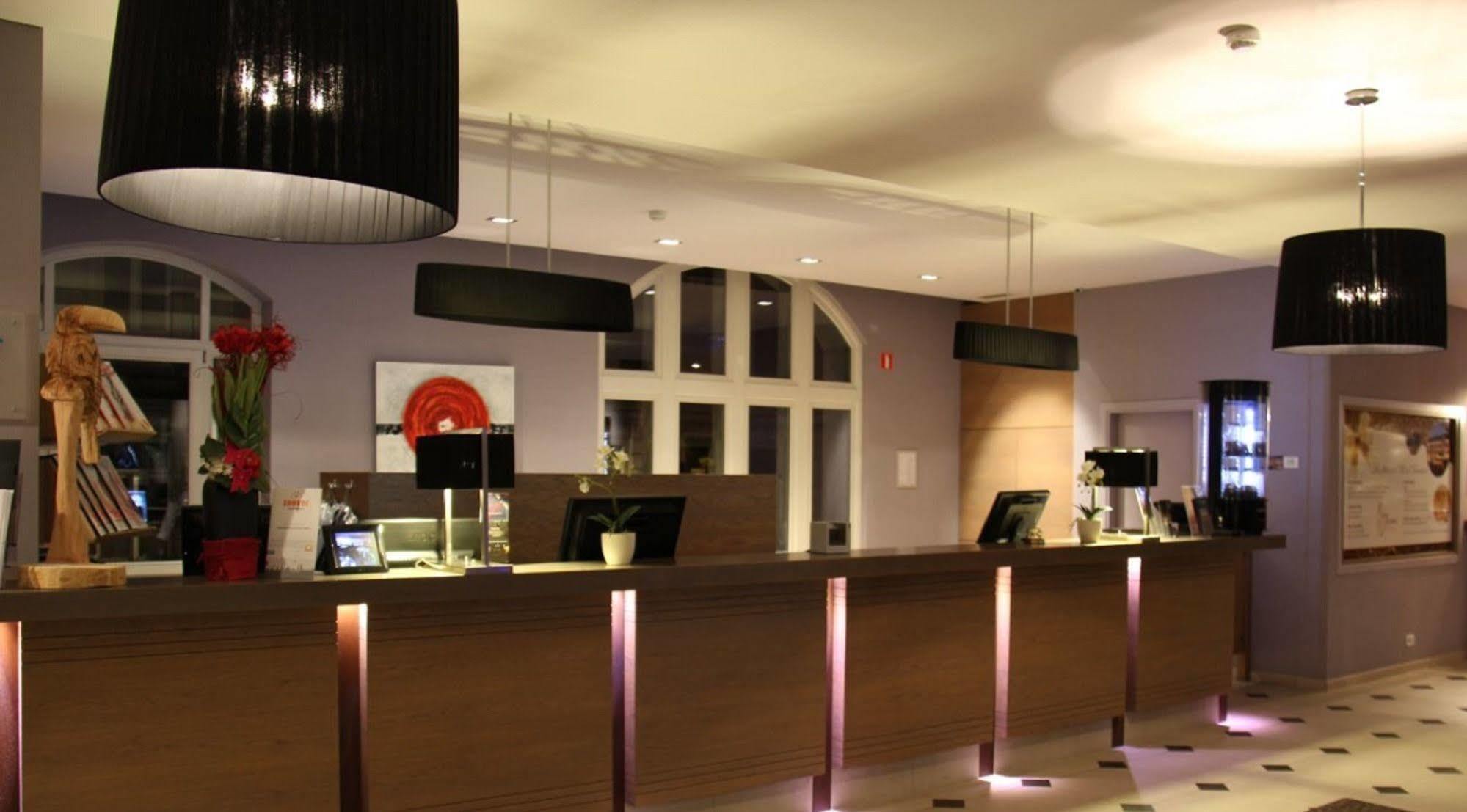 Hotel Verviers Van Der Valk Bagian luar foto