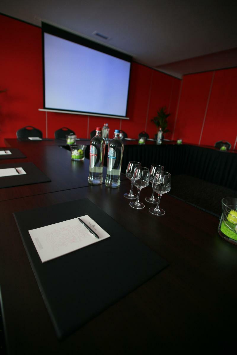 Hotel Verviers Van Der Valk Bagian luar foto