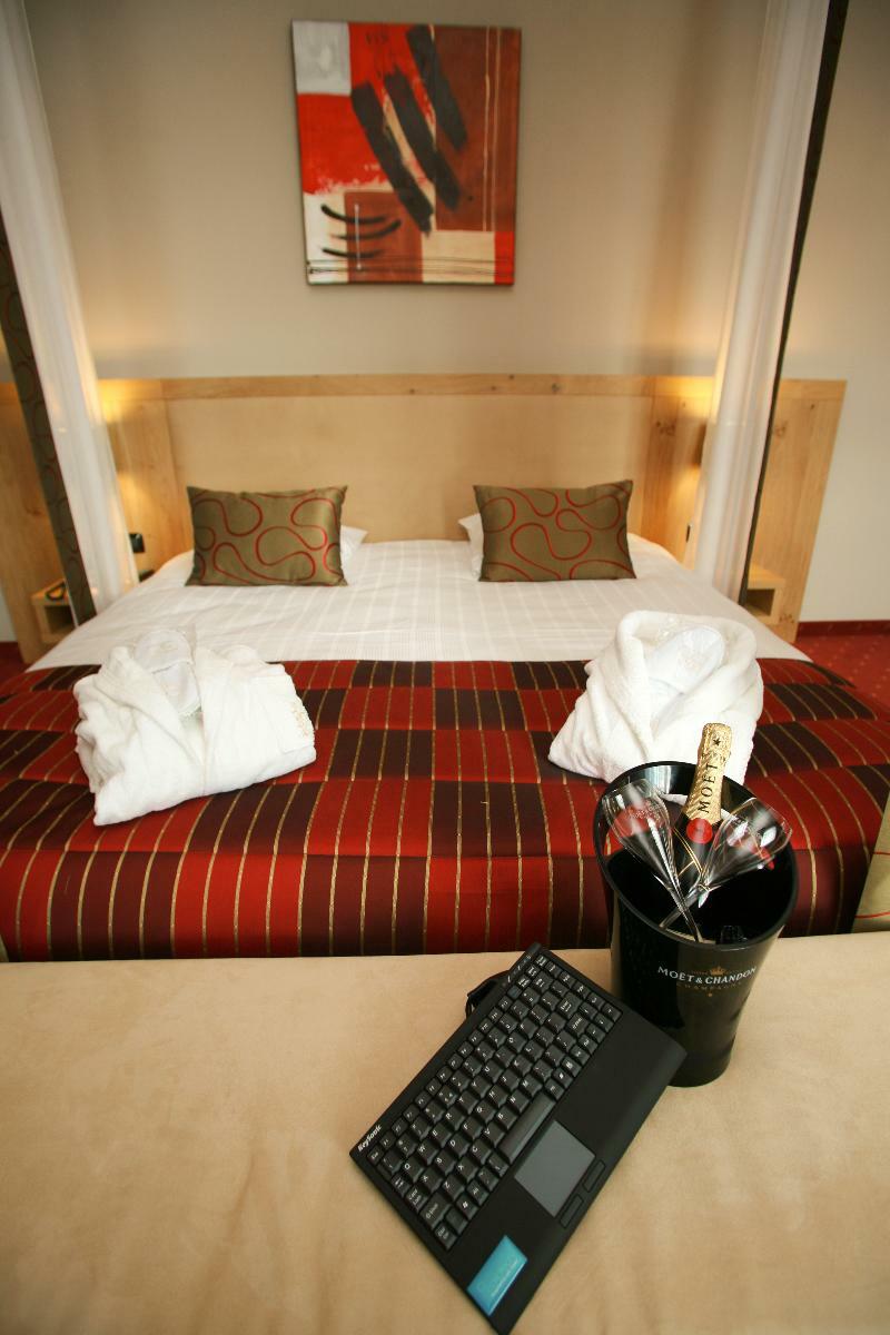 Hotel Verviers Van Der Valk Bagian luar foto